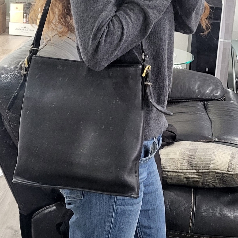 Vintage Coach Equestrian Slim Bucket Bag black leather rare 9806